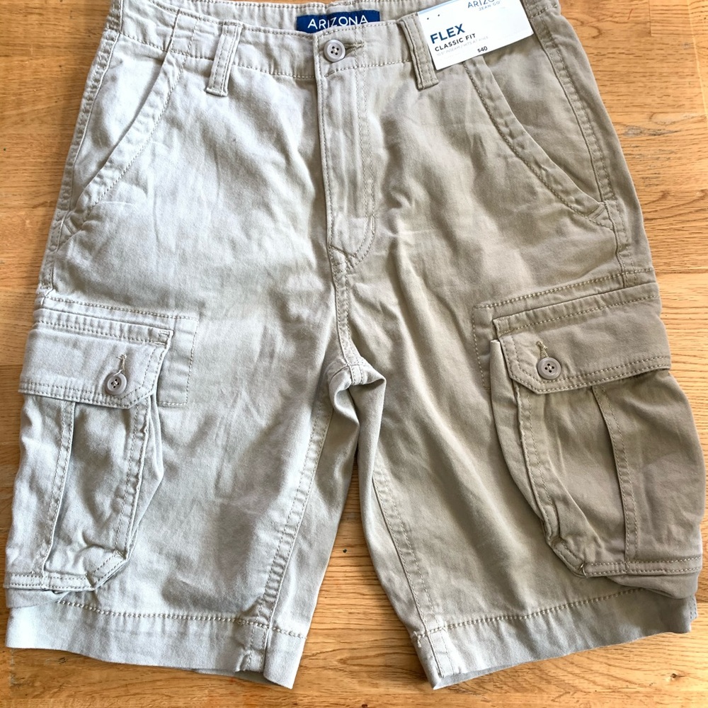 Arizona Cargo  shorts size 28